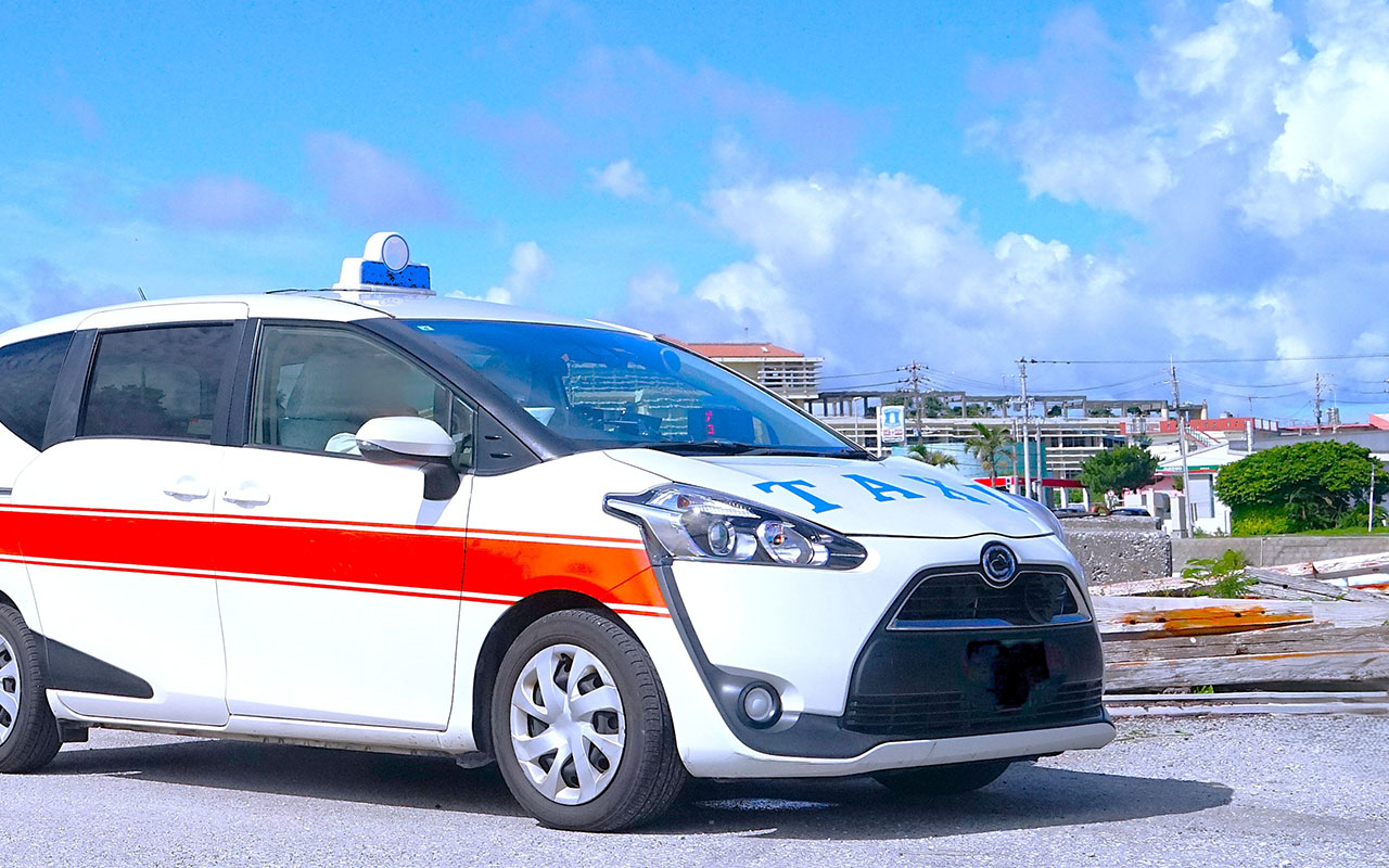 タクシーで出発！観光案内