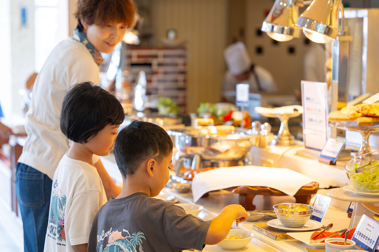 沖縄 恩納村 リザンで洋食ビュッフェ！食べ放題！カジュアルダイニング ブルーラグーン